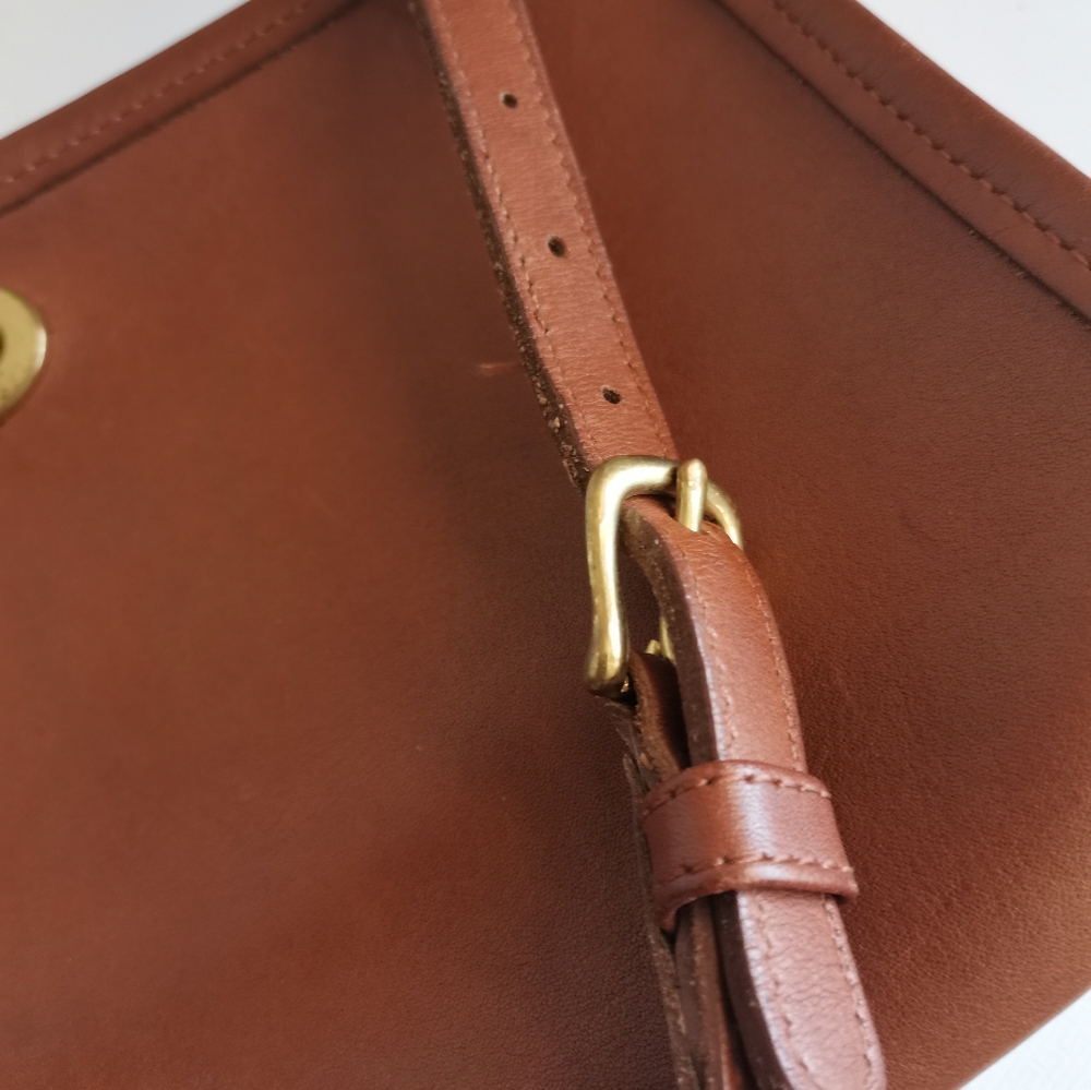 Vintage Coach # 9755Light  Brown Leather Shoulder/Crossbody Bag - Picture 5 of 13